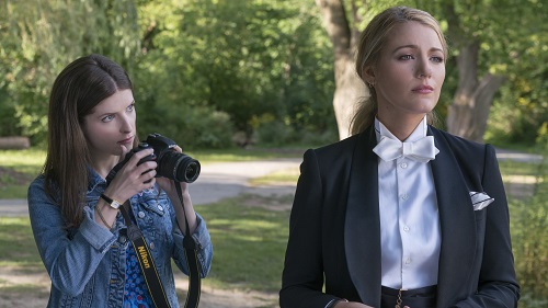 Anna Kendrick as Stephanie and Blake Lively as Emily in A SIMPLE FAVOR. Photo Credit: Peter Iovino.