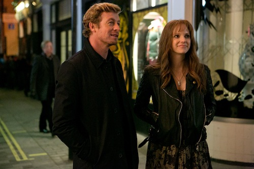Simon Baker and Anna Faris in I GIVE IT A YEAR, a Magnolia Pictures release. Photo courtesy of Magnolia Pictures. Simon Baker and Anna Faris in I GIVE IT A YEAR, a Magnolia Pictures release. Photo courtesy of Magnolia Pictures.