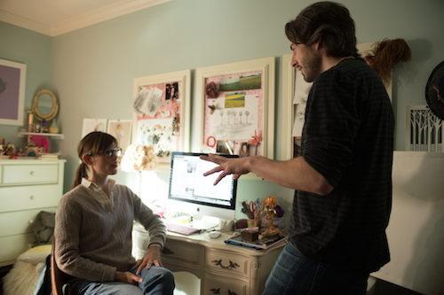 Photo credit: Dale Robinette. Left to right: Jennifer Garner (as Patricia Beltmeyer) discusses a scene with Director/Co-Writer/Producer Jason Reitman on the set of MEN, WOMEN & CHILDREN, from Paramount Pictures and Chocolate Milk Pictures. 2014 Paramount Pictures. All Rights Reserved.