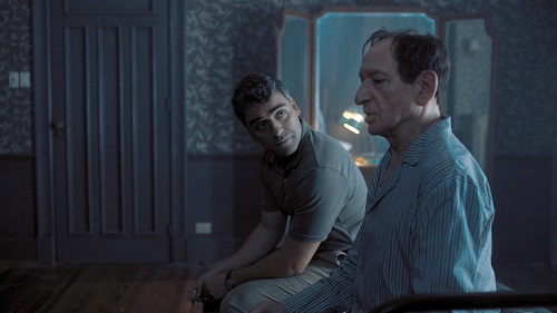 Oscar Isaac (left) stars as Peter Malkin and Ben Kingsley stars as Adolf Eichmann in OPERATION FINALE, written by Matthew Orton and directed by Chris Weitz, a Metro Goldwyn Mayer Pictures film. Credit: Metro Goldwyn Mayer Pictures © 2018 Metro-Goldwyn-Mayer Pictures Inc. All Rights Reserved.