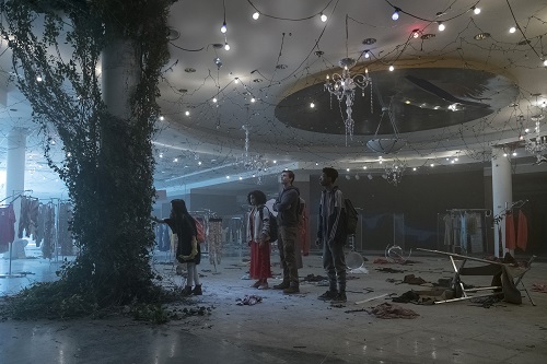Zu (MIYA CECH), Ruby (AMANDLA STENBERG), Liam (HARRIS DICKINSON) and Chubs (SKYLAN BROOKS) enter an abandoned mall in Twentieth Century Fox's THE DARKEST MINDS. Photo credit: Daniel McFadden; TM & © 2018 Twentieth Century Fox Film Corporation. All Rights Reserved. Not for sale or duplication. Zu (MIYA CECH), Ruby (AMANDLA STENBERG), Liam (HARRIS DICKINSON) and Chubs (SKYLAN BROOKS) enter an abandoned mall in Twentieth Century Fox's THE DARKEST MINDS. Photo credit: Daniel McFadden; TM & © 2018 Twentieth Century Fox Film Corporation. All Rights Reserved. Not for sale or duplication.