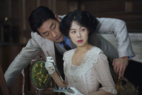 HA Jung-woo and KIM Min-hee in THE HANDMAIDEN, an Amazon Studios / Magnolia Pictures release. Photo courtesy of Amazon Studios / Magnolia Pictures.