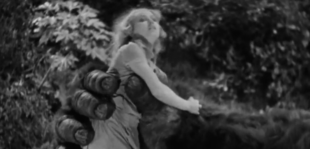 Ann Darrow (Fay Wray) in Kong’s grip