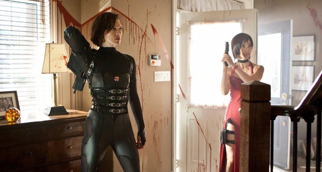 Milla Jovovich as Alice and Bingbing Li as Ada Wong in Resident Evil: Retribution.